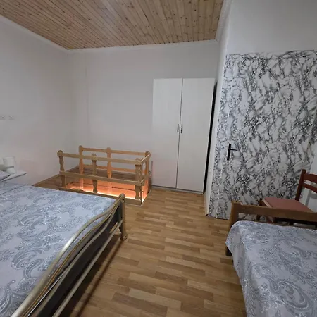 Kastel Kambelovac * Kaštela